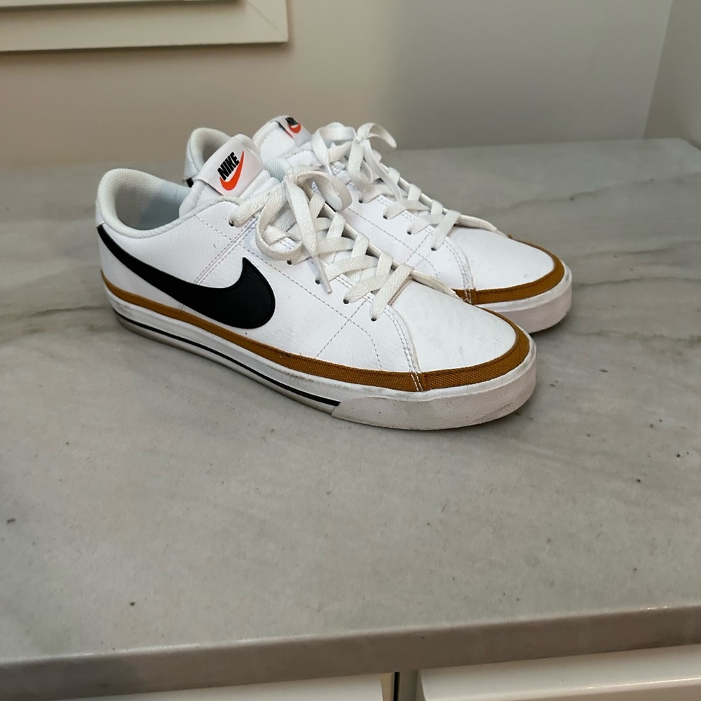 Nike White and Gold Sneakers